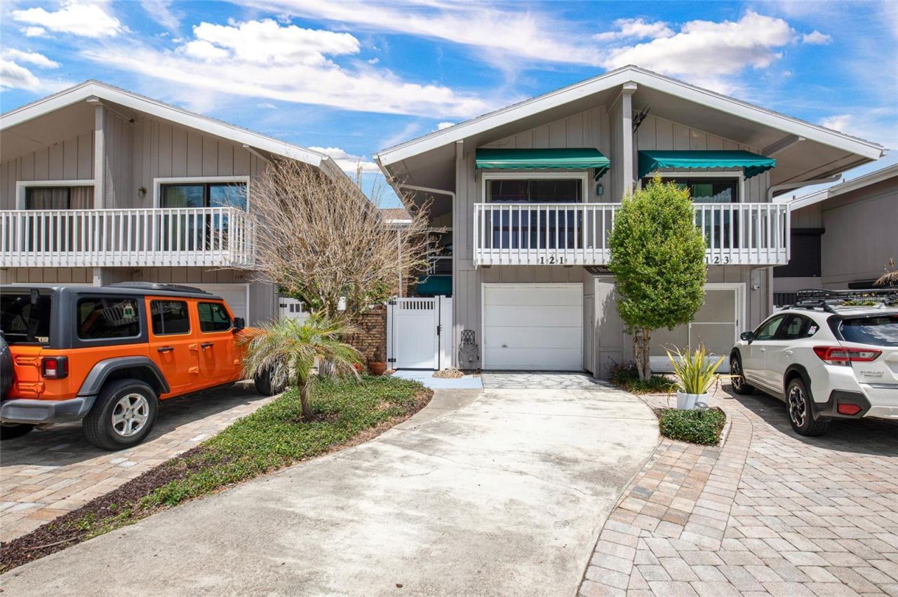 121 Lagoon Court, New Smyrna Beach, FL 32169 Photo