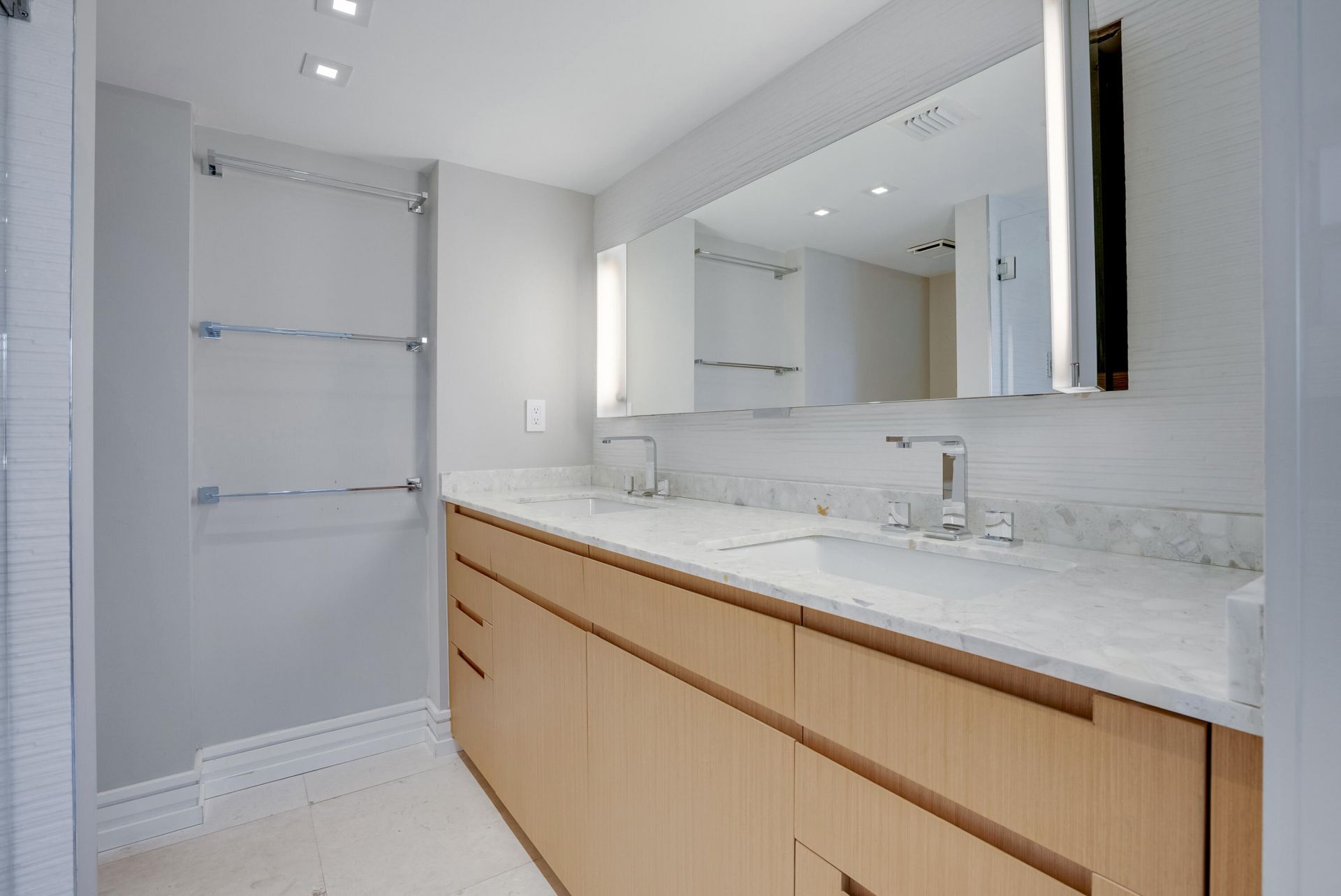 2000 S Ocean Lane, Unit 202, Fort Lauderdale, FL 33316 Photo