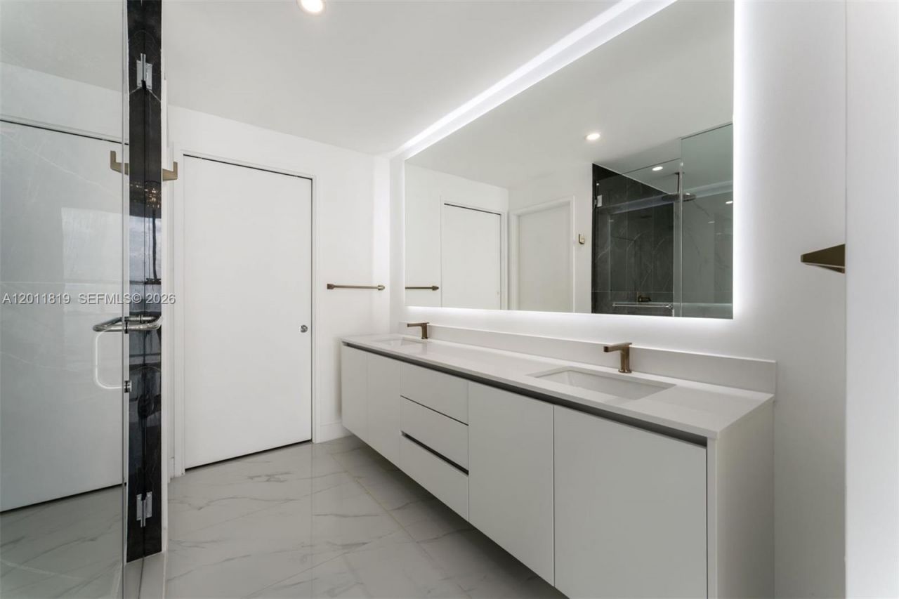 700 NE 24, Unit 2504, Miami, FL 33137 Photo