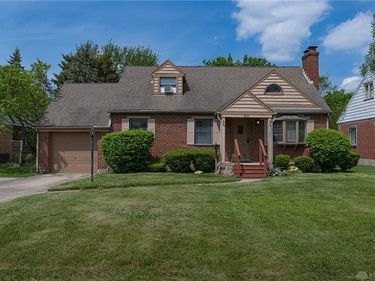 521 Oakview Drive, Dayton, OH 45429
