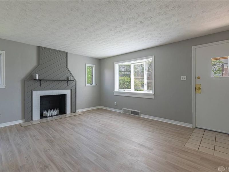 521 Oakview Drive, Dayton, OH 45429 Photo 3