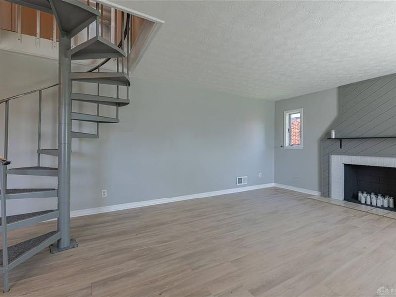 521 Oakview Drive, Dayton, OH 45429 Photo 4