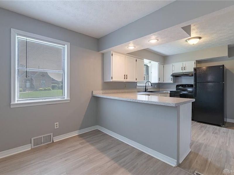 521 Oakview Drive, Dayton, OH 45429 Photo 6