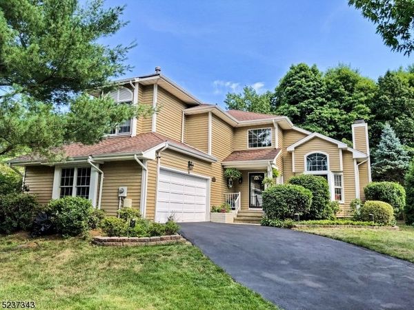 111 Autumn Ridge Rd, Bedminster, NJ 07921