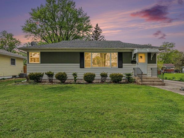 913 S Main Street, Crown Point, IN 46307