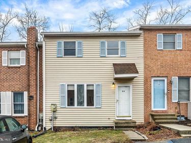 22 PERSIAN LILAC DRIVE, ETTERS, PA 17319