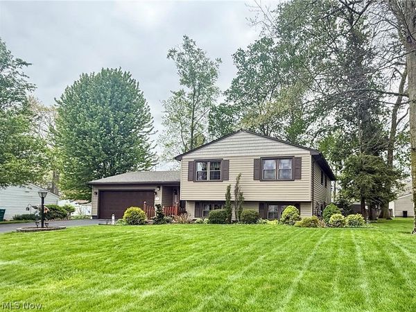 3225 Caprice Drive SW, Warren, OH 44481