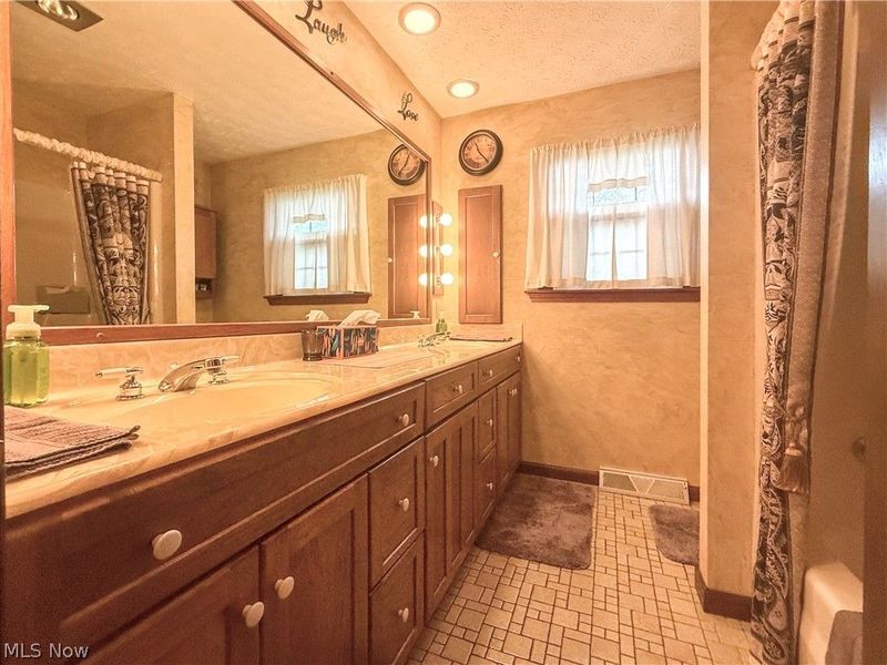 3225 Caprice Drive SW, Warren, OH 44481 Photo 25