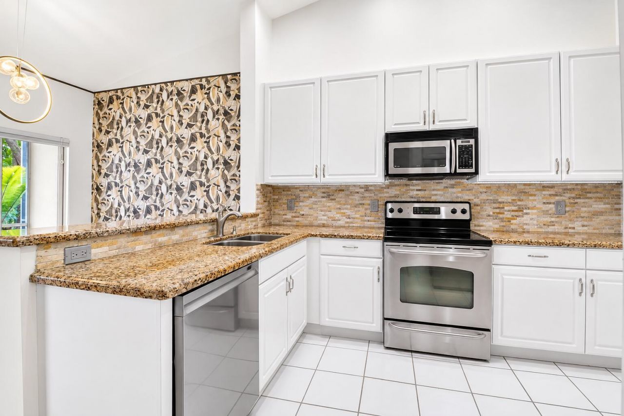 17257 Boca Club Boulevard, Unit Apt 5, Boca Raton, FL 33487 Photo