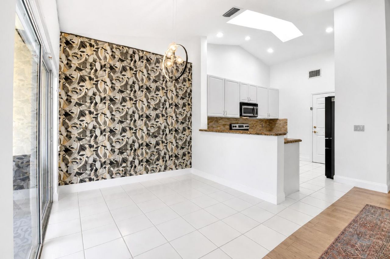 17257 Boca Club Boulevard, Unit Apt 5, Boca Raton, FL 33487 Photo