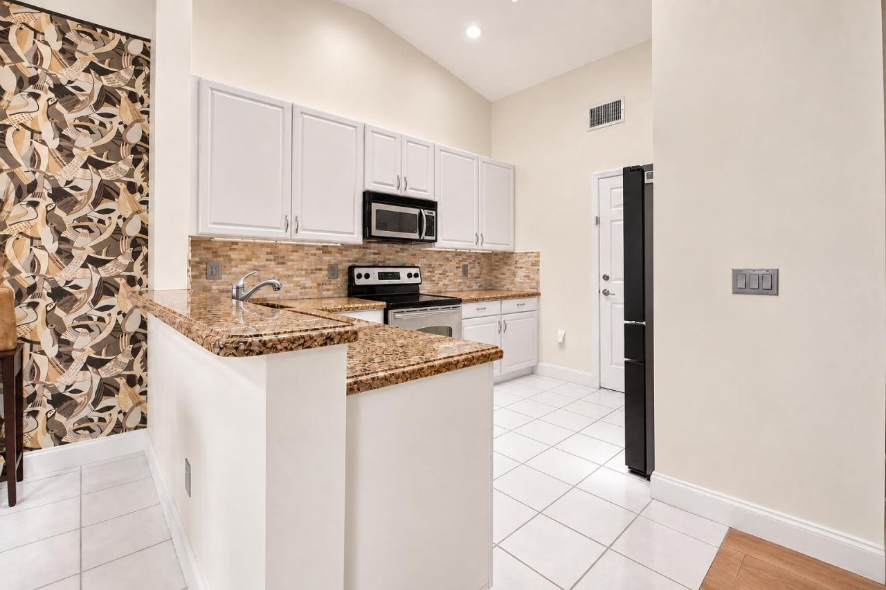 17257 Boca Club Boulevard, Unit Apt 5, Boca Raton, FL 33487 Photo