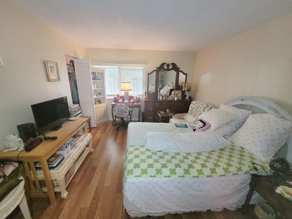 320 Pine Ridge Circle, Greenacres, FL 33463 Photo