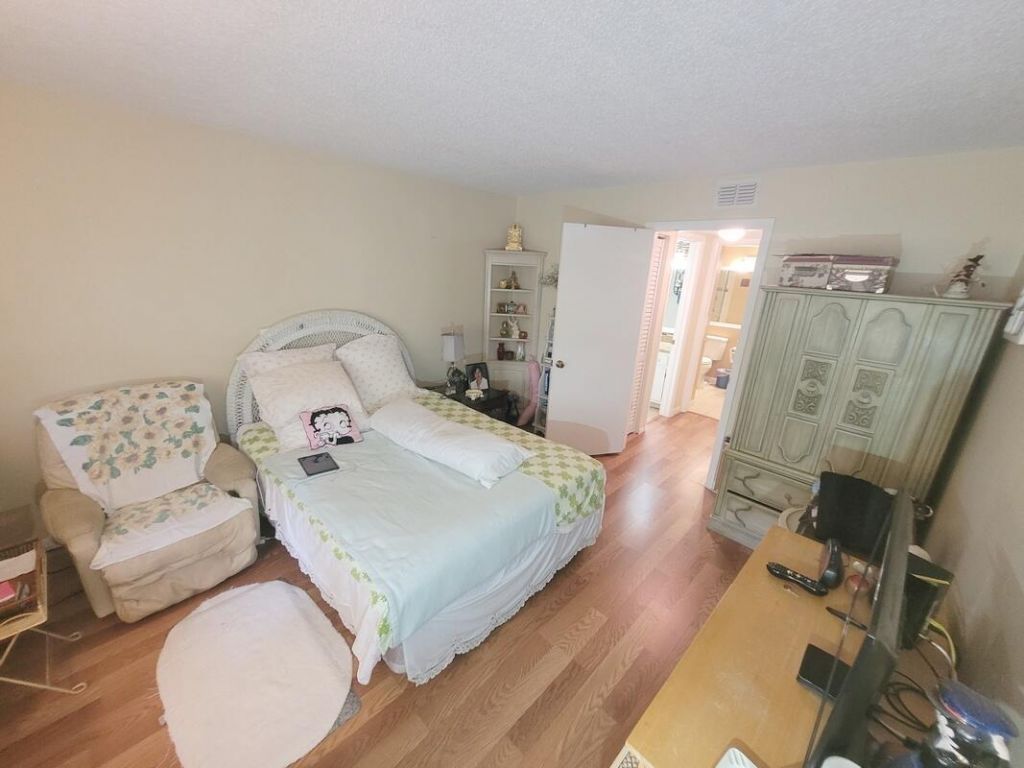 320 Pine Ridge Circle, Greenacres, FL 33463 Photo
