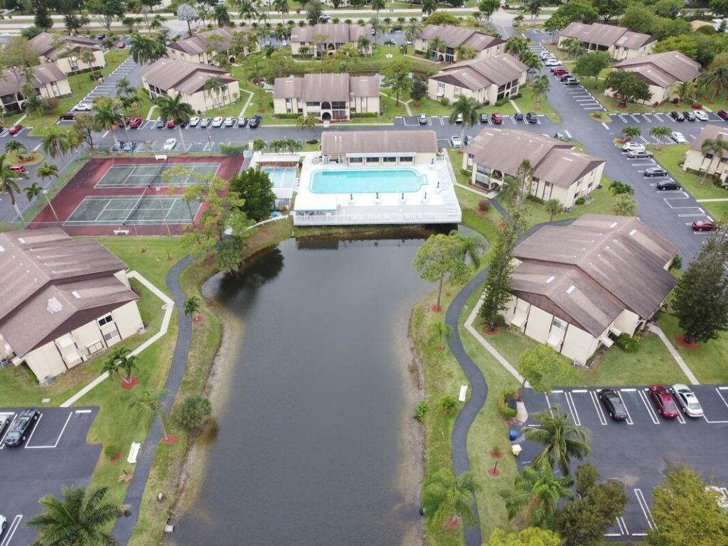 320 Pine Ridge Circle, Greenacres, FL 33463 Photo