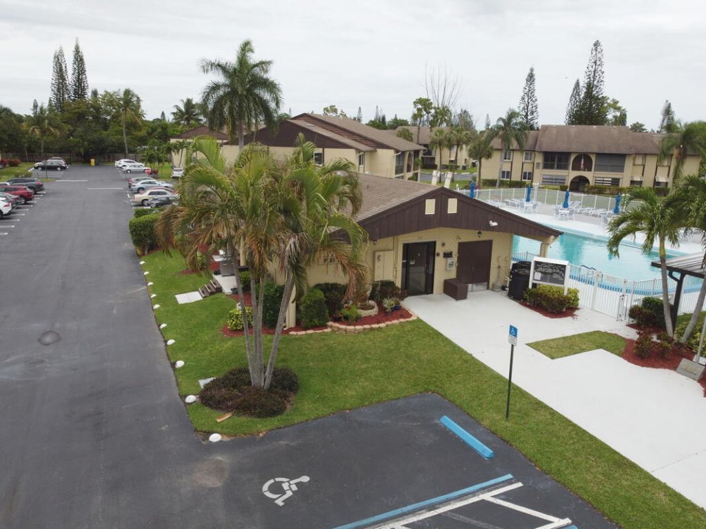 320 Pine Ridge Circle, Greenacres, FL 33463 Photo
