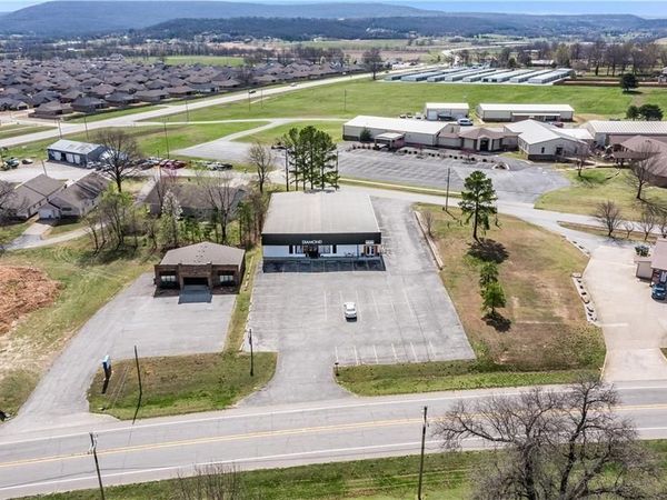 921 E Douglas Street , Prairie Grove, AR 72753