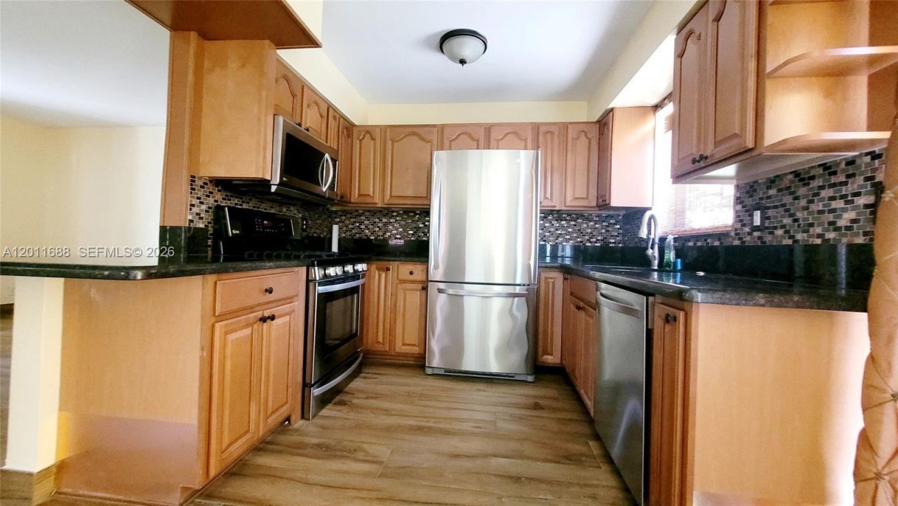 1124 NE 7th St, Hallandale Beach, FL 33009 Photo