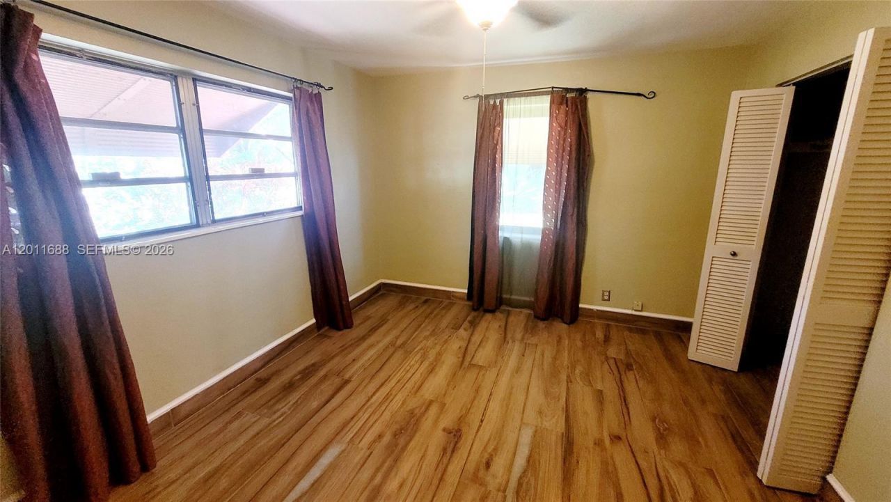 1124 NE 7th St, Hallandale Beach, FL 33009 Photo