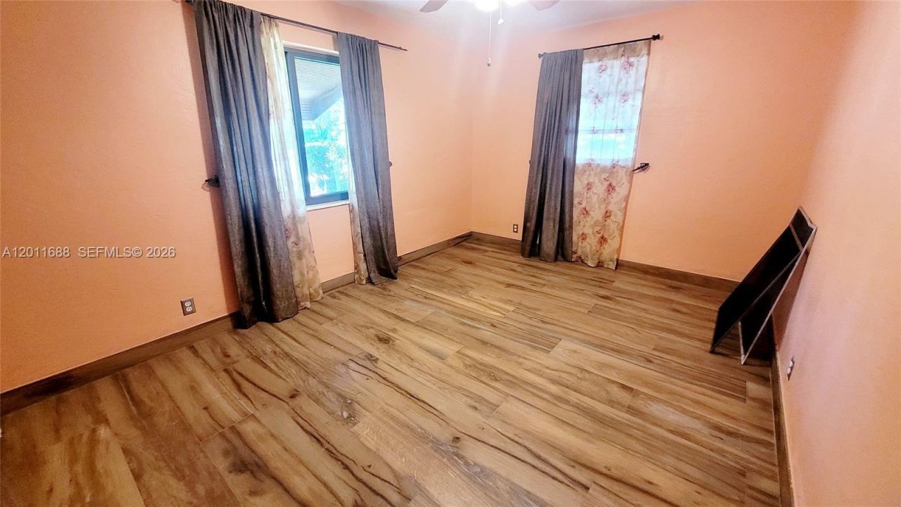 1124 NE 7th St, Hallandale Beach, FL 33009 Photo