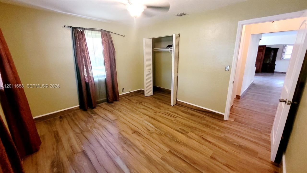 1124 NE 7th St, Hallandale Beach, FL 33009 Photo