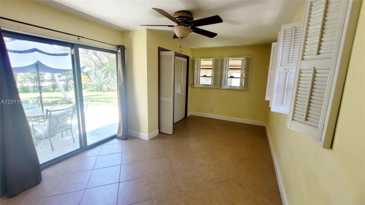 1124 NE 7th St, Hallandale Beach, FL 33009 Photo