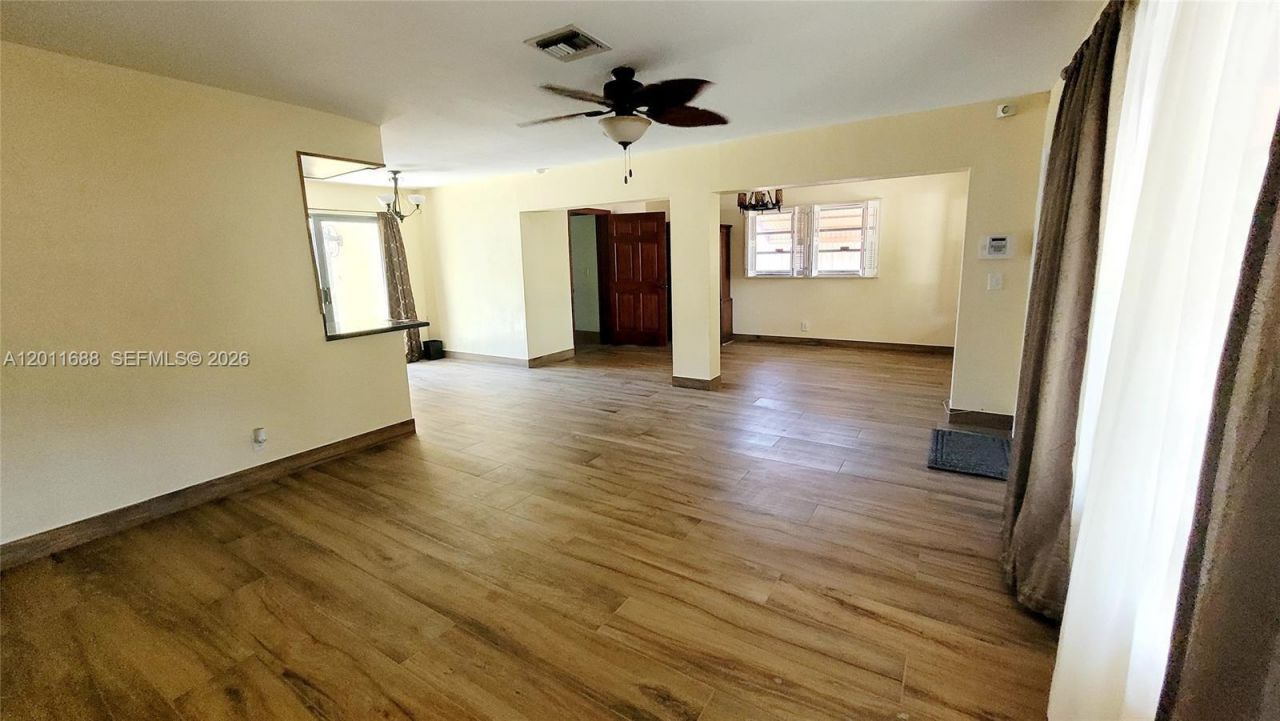 1124 NE 7th St, Hallandale Beach, FL 33009 Photo