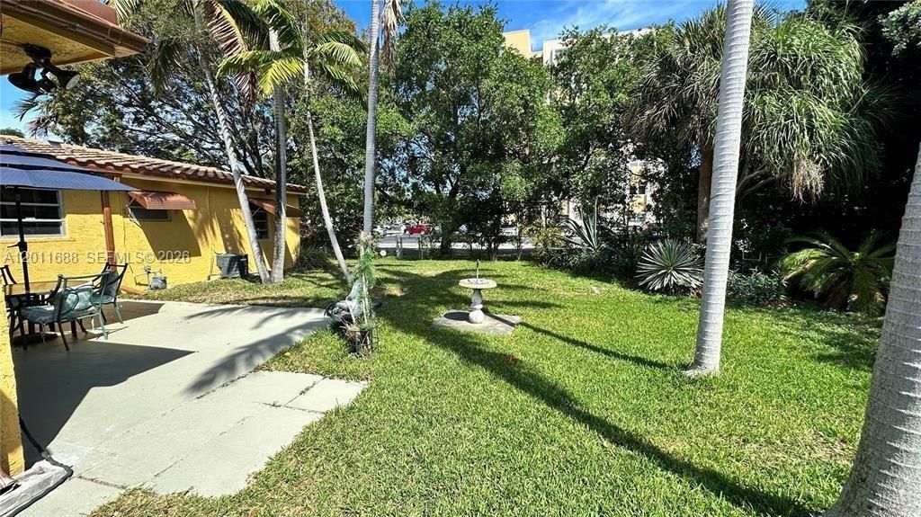 1124 NE 7th St, Hallandale Beach, FL 33009 Photo
