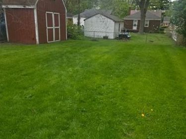 12835 W Parkway Street, Detroit, MI 48223