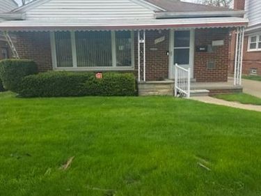 12835 W Parkway Street, Detroit, MI 48223