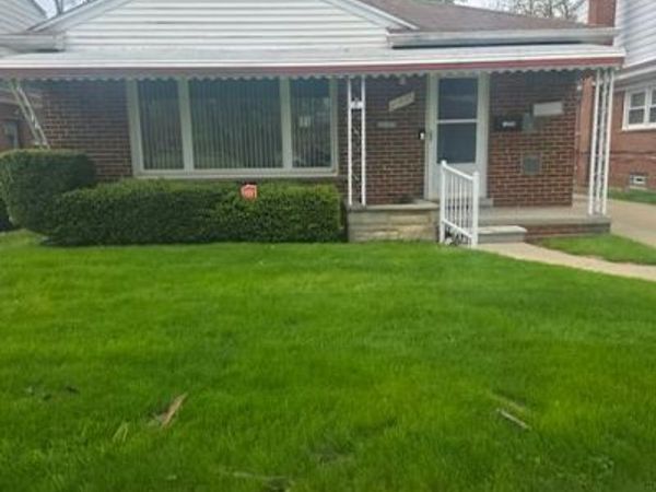 12835 W Parkway Street, Detroit, MI 48223