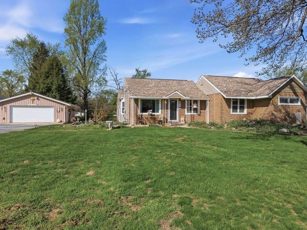 418 S Mayhew Street, New Buffalo, MI 49117