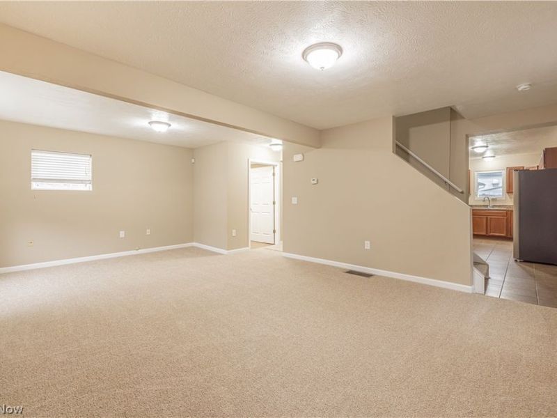 17511 Throckley Avenue, Cleveland, OH 44128 Photo 10