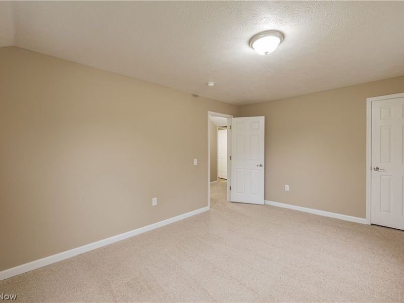 17511 Throckley Avenue, Cleveland, OH 44128 Photo 16