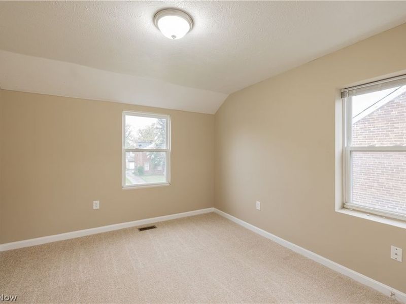 17511 Throckley Avenue, Cleveland, OH 44128 Photo 17