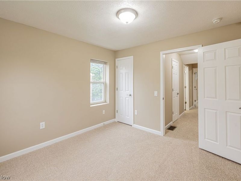 17511 Throckley Avenue, Cleveland, OH 44128 Photo 18