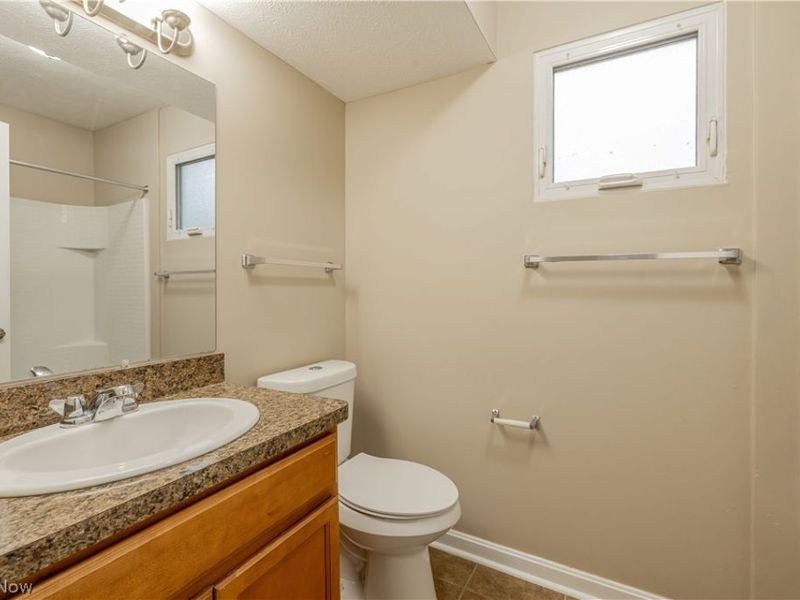 17511 Throckley Avenue, Cleveland, OH 44128 Photo 19