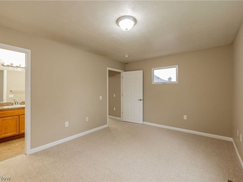 17511 Throckley Avenue, Cleveland, OH 44128 Photo 22