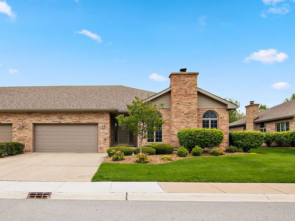 21205 Arbour Walk Drive , Frankfort, IL 60423