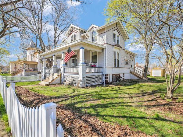 343 W Center Street , Paxton, IL 60957