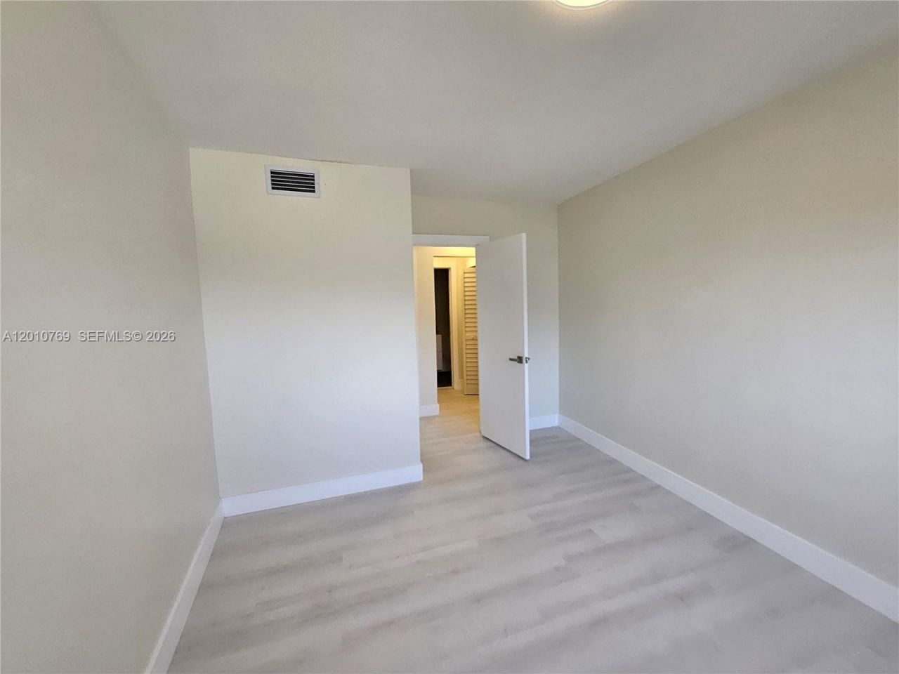 834 Raymond St , Miami Beach, FL 33141 Photo