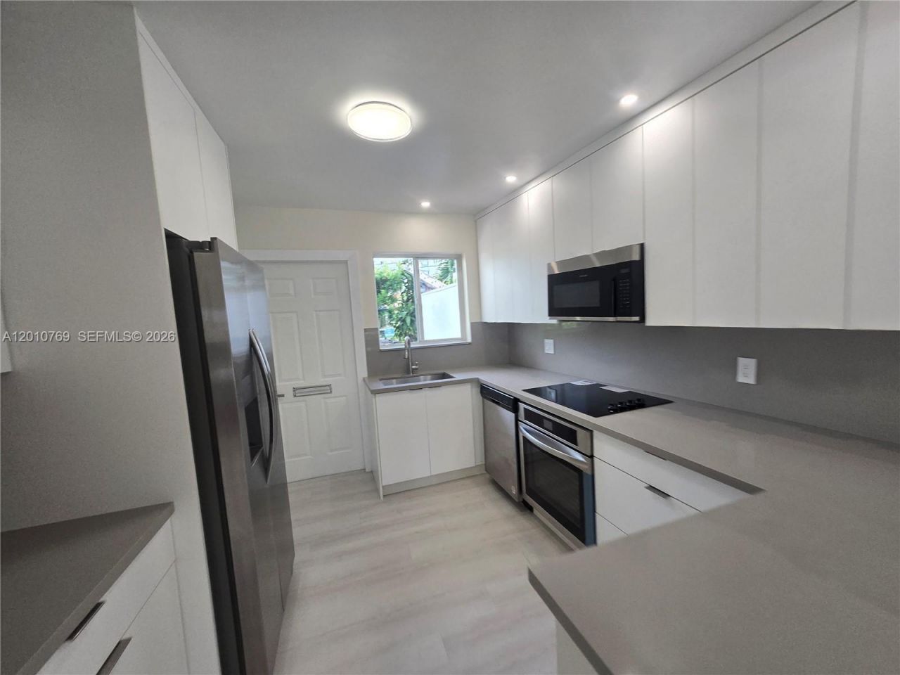 834 Raymond St , Miami Beach, FL 33141 Photo