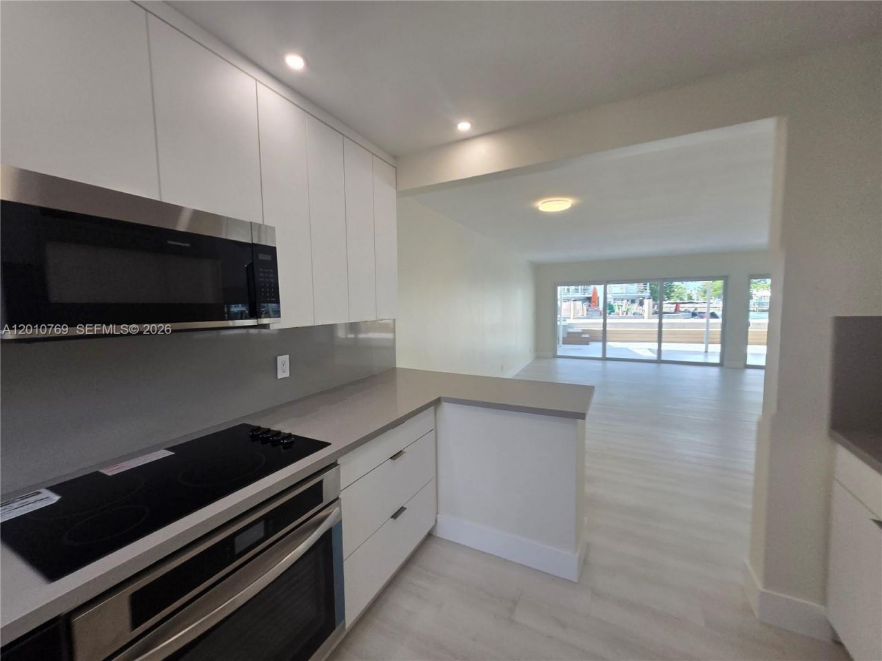 834 Raymond St , Miami Beach, FL 33141 Photo