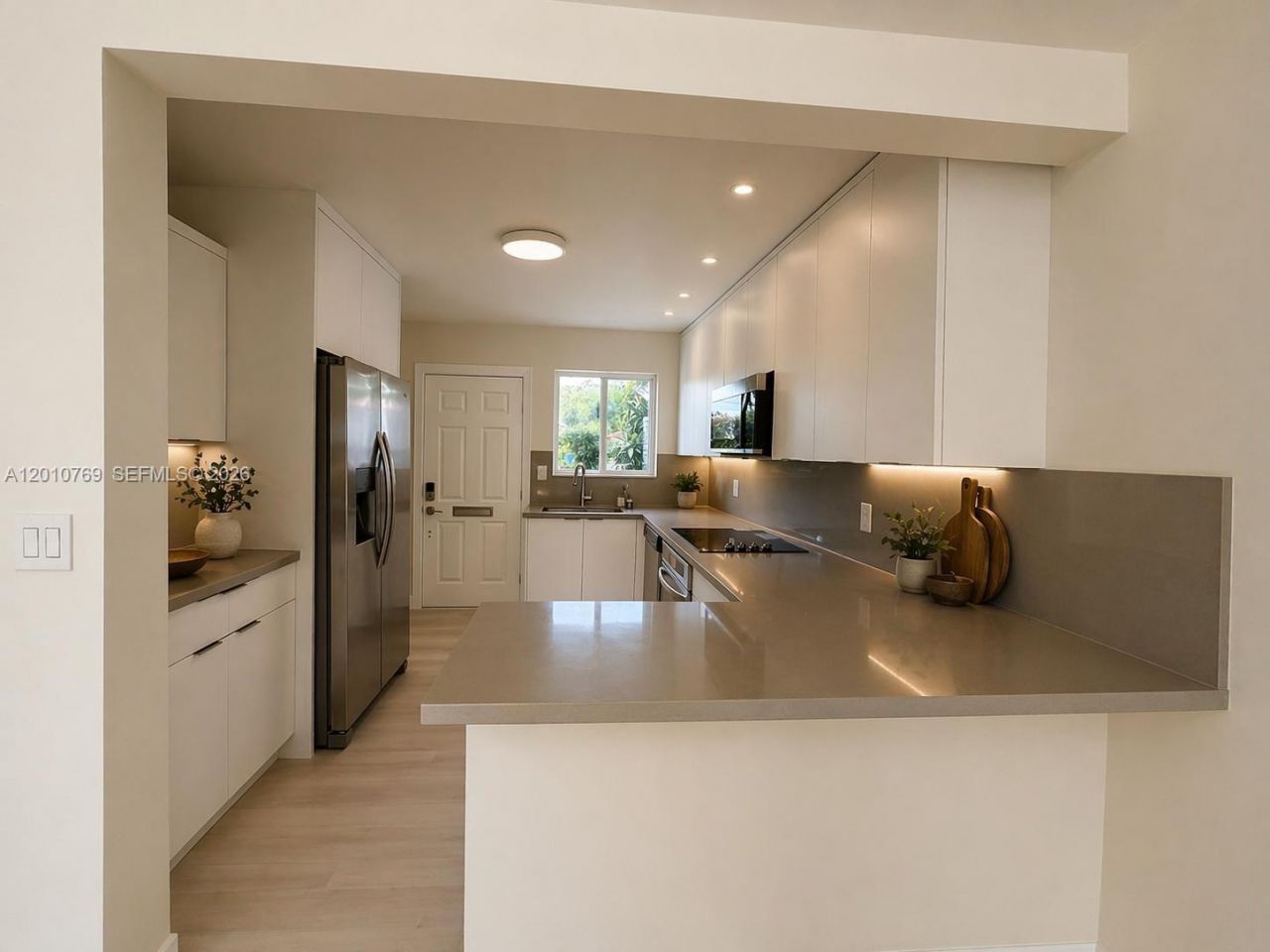 834 Raymond St , Miami Beach, FL 33141 Photo