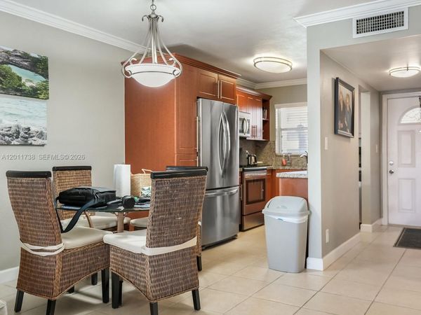 2900 W Sunrise Lakes Dr , Unit 101, Sunrise, FL 33322