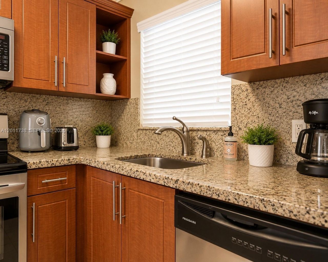2900 W Sunrise Lakes Dr, Unit 101, Sunrise, FL 33322 Photo