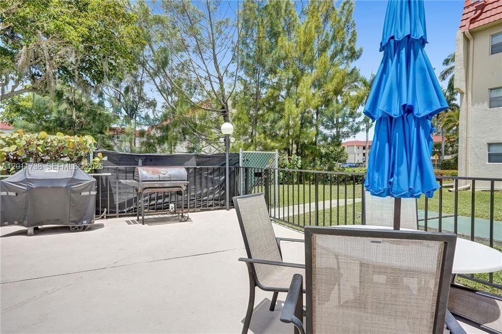 2900 W Sunrise Lakes Dr, Unit 101, Sunrise, FL 33322 Photo