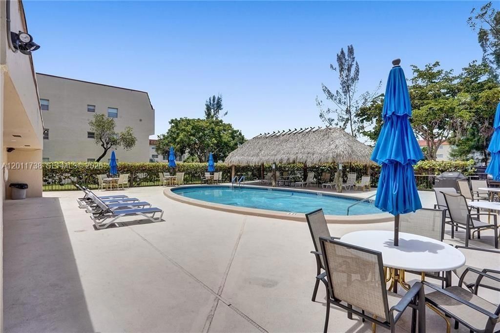 2900 W Sunrise Lakes Dr, Unit 101, Sunrise, FL 33322 Photo