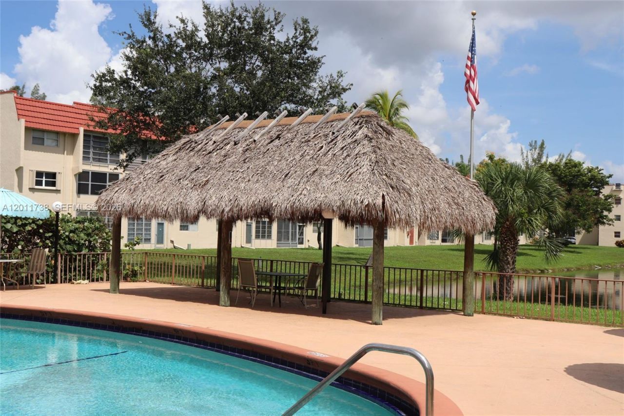 2900 W Sunrise Lakes Dr, Unit 101, Sunrise, FL 33322 Photo