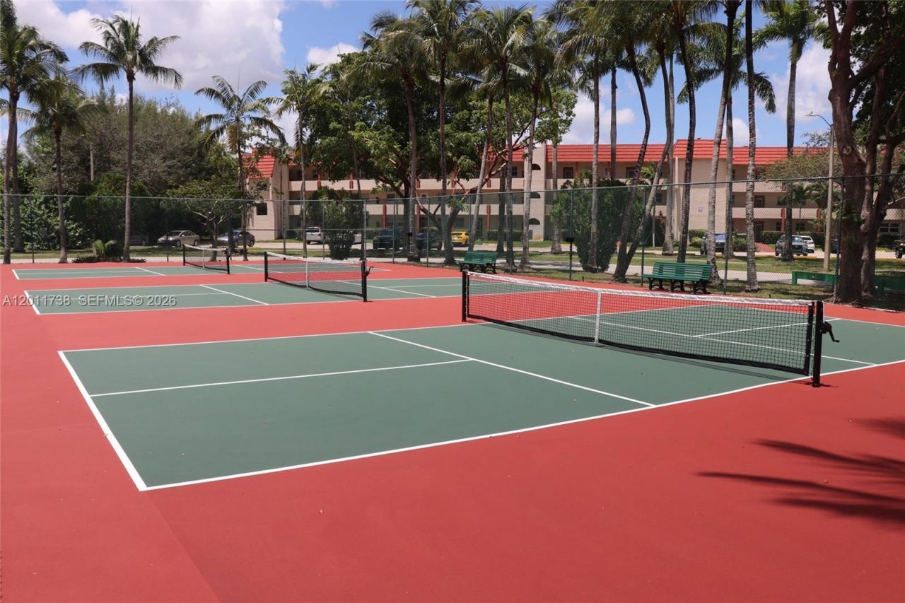 2900 W Sunrise Lakes Dr, Unit 101, Sunrise, FL 33322 Photo