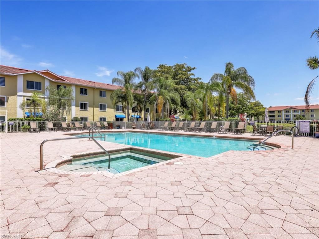 8284 Key Royal Cir, Unit 1331, Naples, FL 34119 Photo